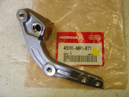 Support étrier frein gauche Honda VT600C - Réf. 45110MR1671