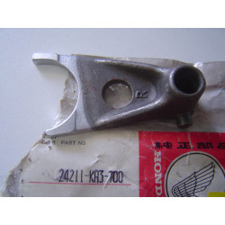 Fourchette de boîte droite Honda CR125RC - Réf. 24211KA3700