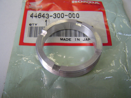 Écrou créneaux moyeu roue avant Honda CB500F CB750F - 44643-300-000