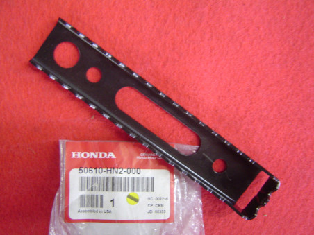 platine supérieure de repose pied de TRX250 03-04 TRX350 04-06 TRX400 04-07