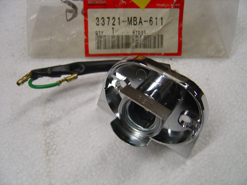 Base Feu Arrière Honda 33721MBA611 – Support Optique Moto