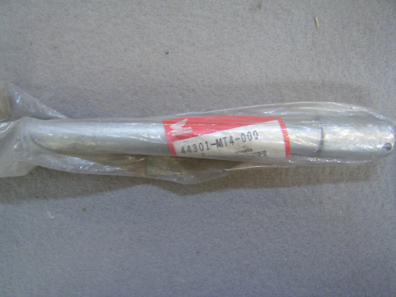 Axe roue avant Honda VFR750 90-97 – Réf. 44301MT4000