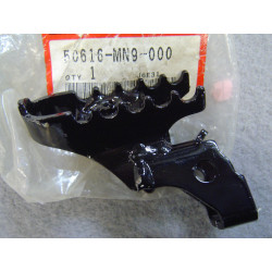 Repose-pieds droit Honda NX650 88/94 - Réf. 50616MN9000