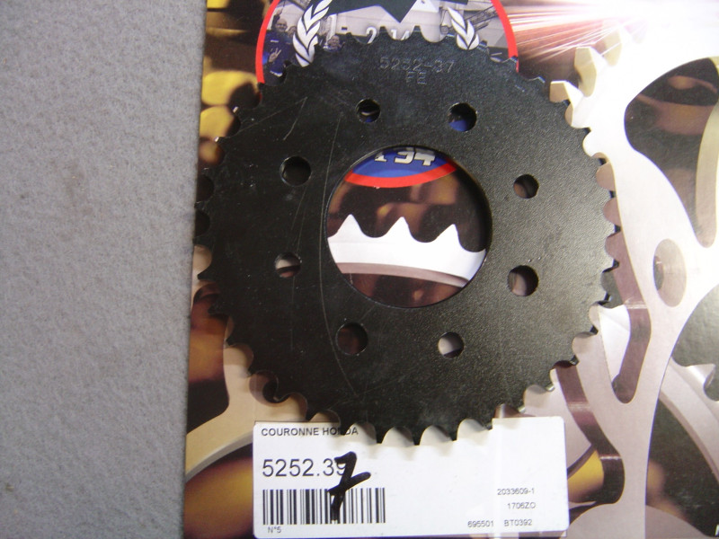 Couronne 37 dts Honda CB125S3 France Equipement
