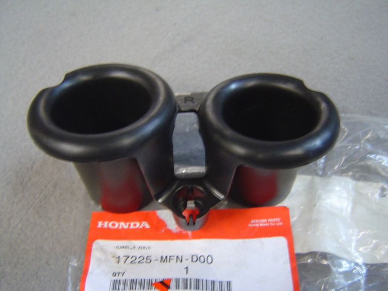 Cornet Droit Filtre à Air Honda CB1000R 08-10 | 17225MFND00