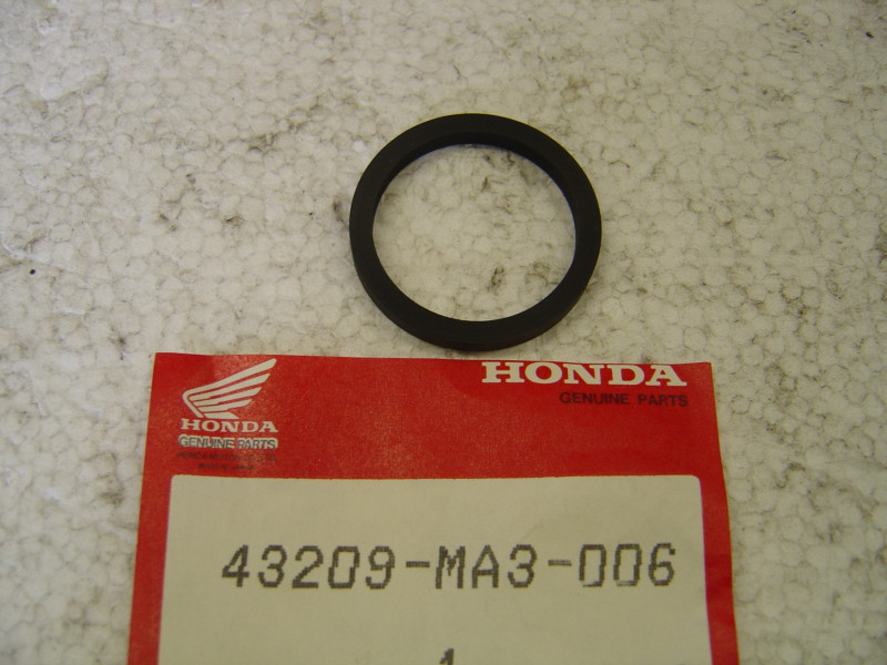 Joint de piston d'étrier AR (D27) pour divers modèles HONDA 43209-MA3-006
