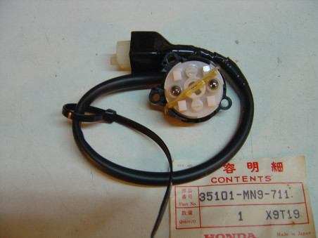 Embase Contacteur à Clefs Honda NX650 88-89 – Réf. 35101MN9711