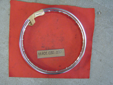Jante avant 1.40x17 36T Honda SS50 – Réf. 44701030000