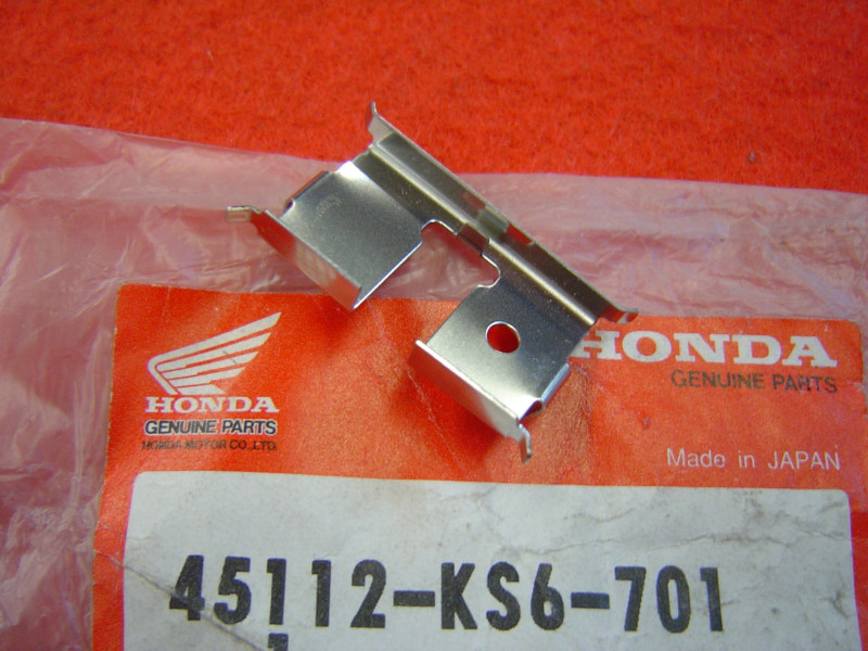 Tôle appui plaquettes frein AV Honda CR125 - 45112KS6701