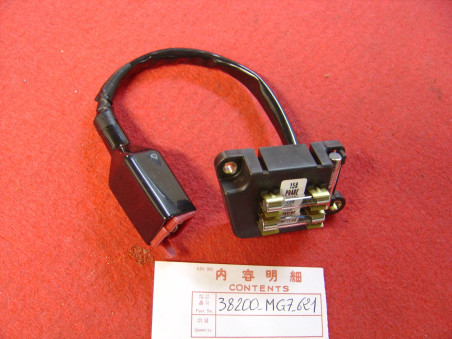 Boîtier de fusibles Honda XLV750RD 83 - Réf. 38200MG7621