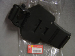 Bavette support feu AR de NX650V 97 valeur Honda 61.58€