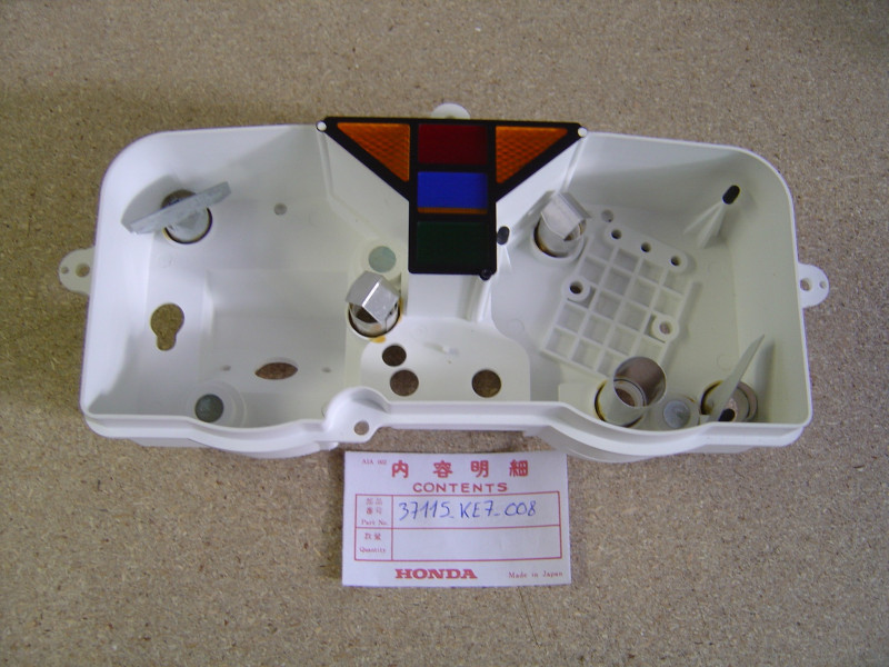 Boîtier intérieur tableau de bord Honda VF400F 37115KE7008