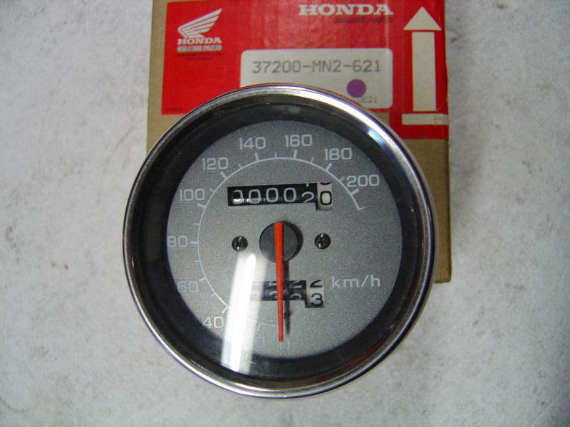 Compteur vitesse KM/H Honda VF750C – Réf. 37200MN2621