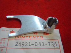Fourchette pignon sortie HONDA SS50Z CD50 C50 24921-041-734