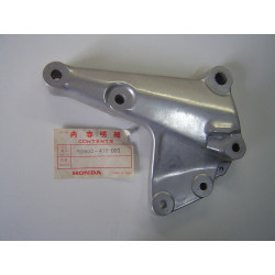 Platine repose-pied droit Honda CB250/400T - Réf. 50600413000
