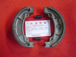 Jeu de machoires frein AR CA125 Rebel CMX250 HONDA 06430-GBJ-740