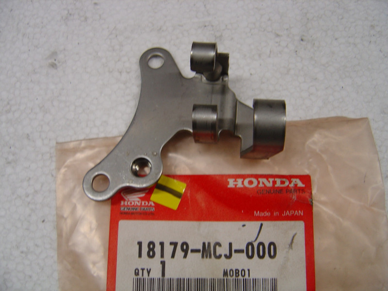 Support Valve Échappement Honda CBR900RR 2000 - 18179MCJ000