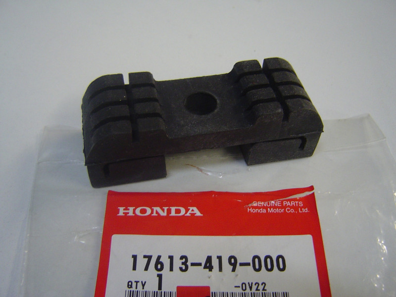 Caoutchouc fixation réservoir Honda CM185TZ – Réf. 17613-419-000