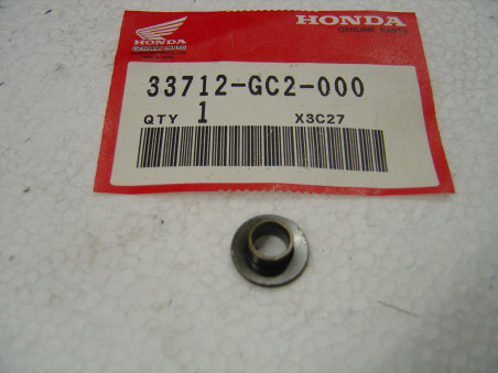 Entretoise épaulée feu arrière Honda 33712-GC2-000