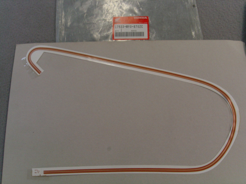 Autocollant réservoir droit Honda VT600CN 1992 – Réf. 17533MY0870ZC