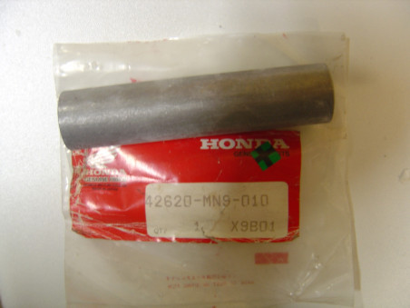 Entretoise axe de roue Honda NX650 – Réf. 42620MN9010
