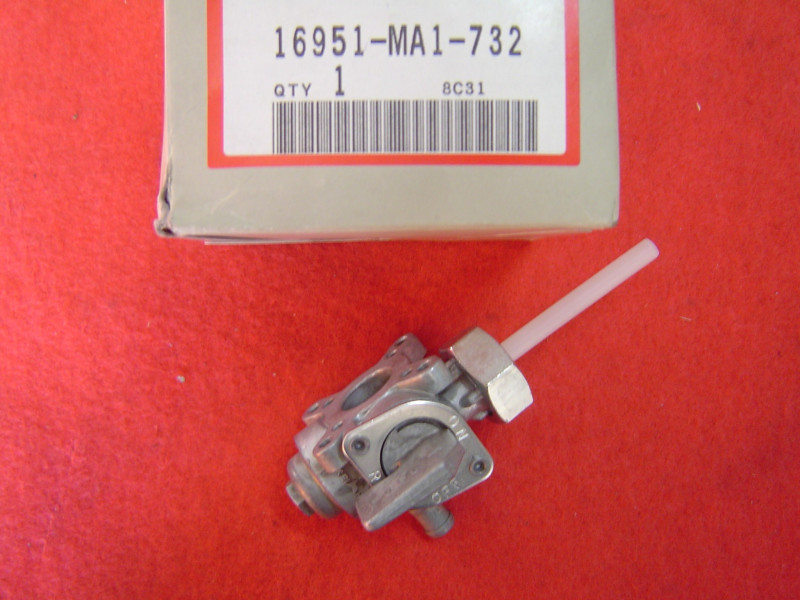 Robinet Essence Honda GL650 sans dépression | Réf. 16951MA1732