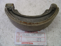 Machoire de frein AR de CB250-400T N CM VT500E ATTENTION vendues à la pièc