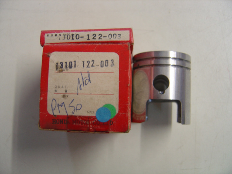 Piston STD Honda PM50 PF50M + segments 13101122003K