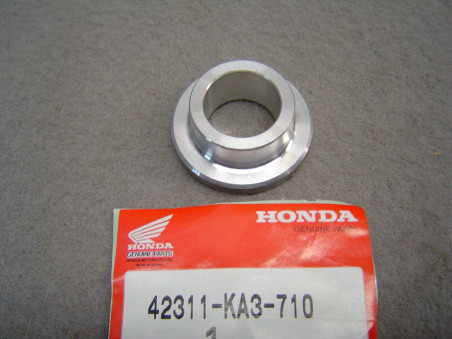 Entretoise roue AR gauche Honda CR125 CR250 - Réf 42311KA3710