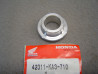 Entretoise roue AR gauche Honda CR125 CR250 - Réf 42311KA3710