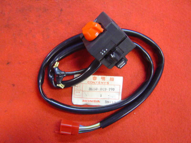 Commodo droit Honda GL1200 1984 – Réf. 35150MG9700