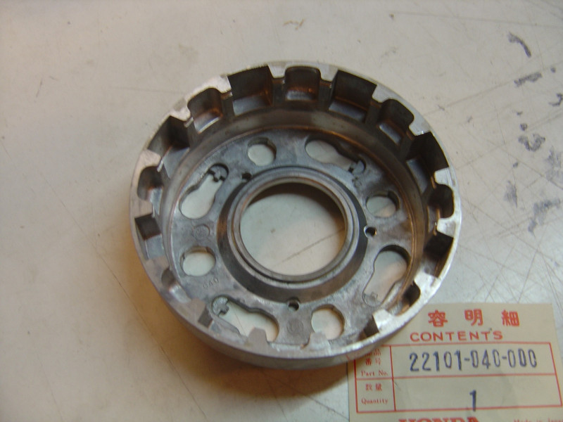 Cloche d'embrayage Honda Z50M C50M C65 - Réf 22101040000