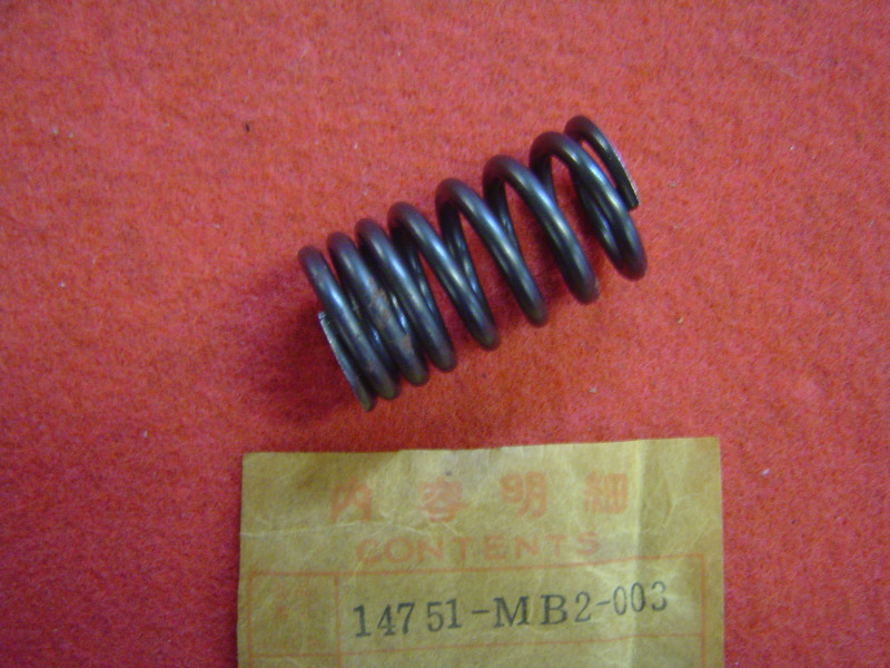 Ressort soupape extérieur Honda VF750F – Réf. 14751MB2003