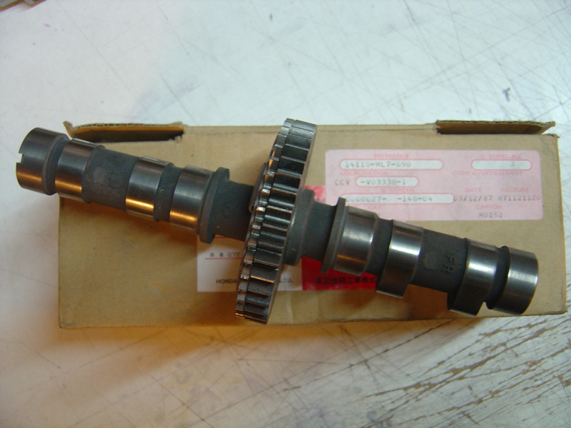 Arbre à cames admission AV Honda VFR750F 87 - Réf. 14110-ML7-690