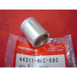 Entretoise roue avant droite Honda CR125 CR250 CR500 - 44311MAC680