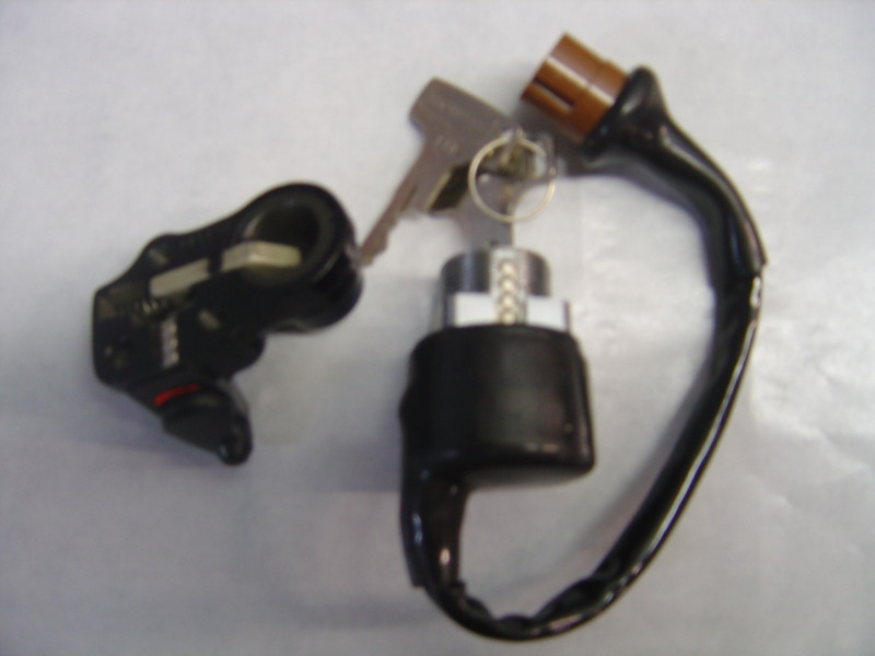 Contacteur à clefs + serrure de selle Honda – Réf. 35010341611K