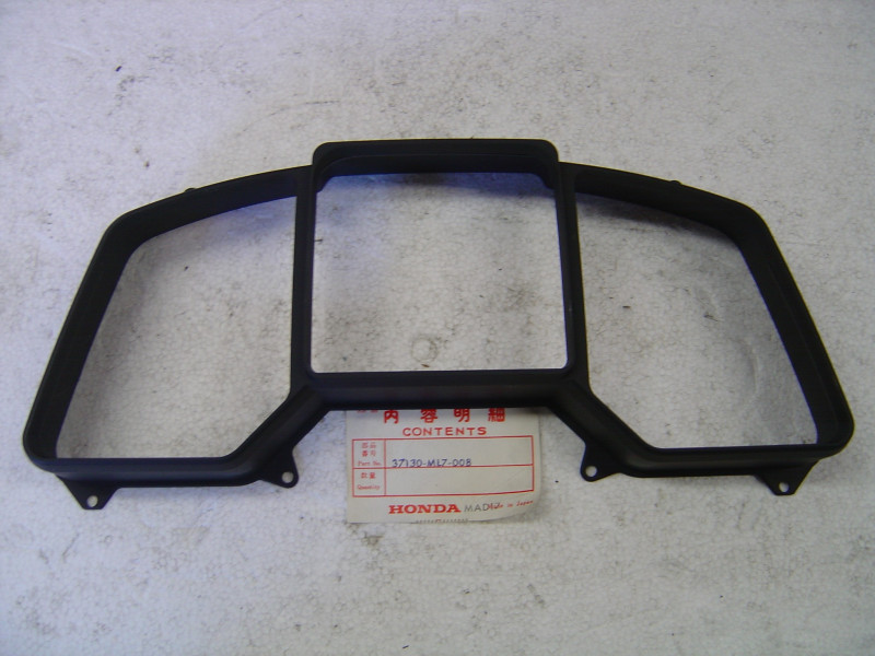 Capot supérieur tableau de bord Honda VFR750 86-87 | 37130ML7008