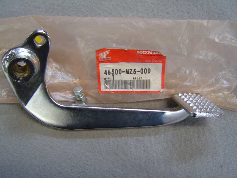 Pédale de frein arrière Honda VF750C 46500-MZ5-000