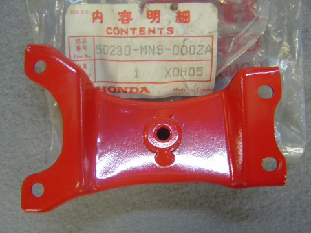 Plaque montage réservoir R134 Honda NX650 88/91 - Réf 50230MN9000ZA