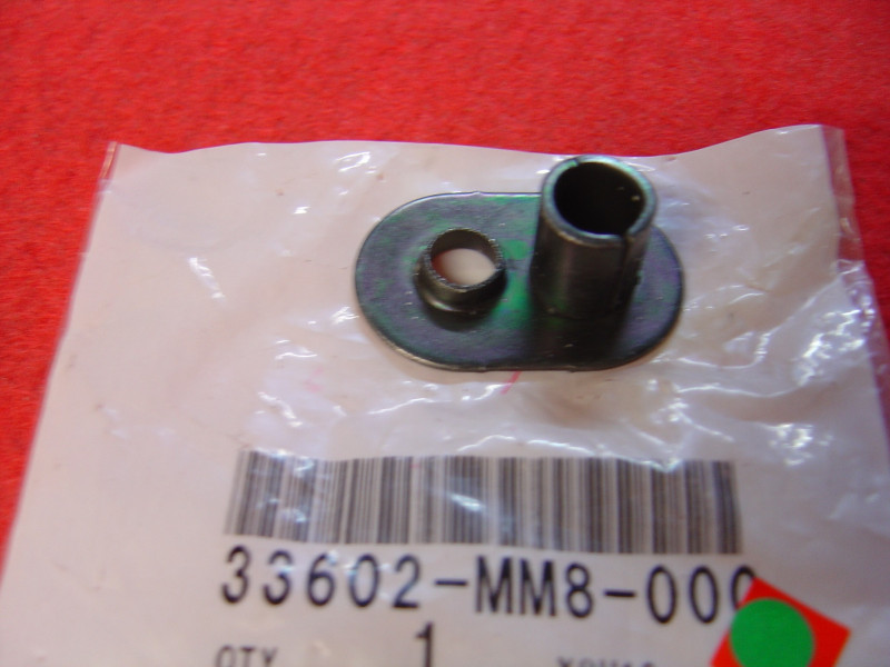 Entretoise Clignotant AR Honda VT125C 99/07 - Réf 33602MM8000