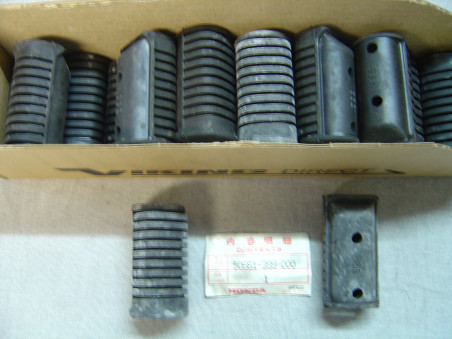 Caoutchouc Repose-Pieds Avant Honda CB125 Twin | Réf. 50661399000