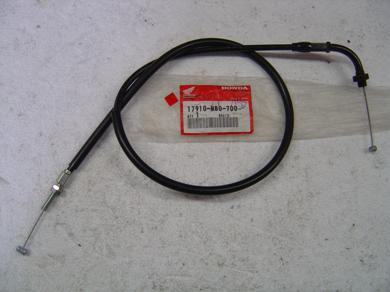 Câble de gaz tirage Honda VF750S 1983 – Réf. 17910MB0700