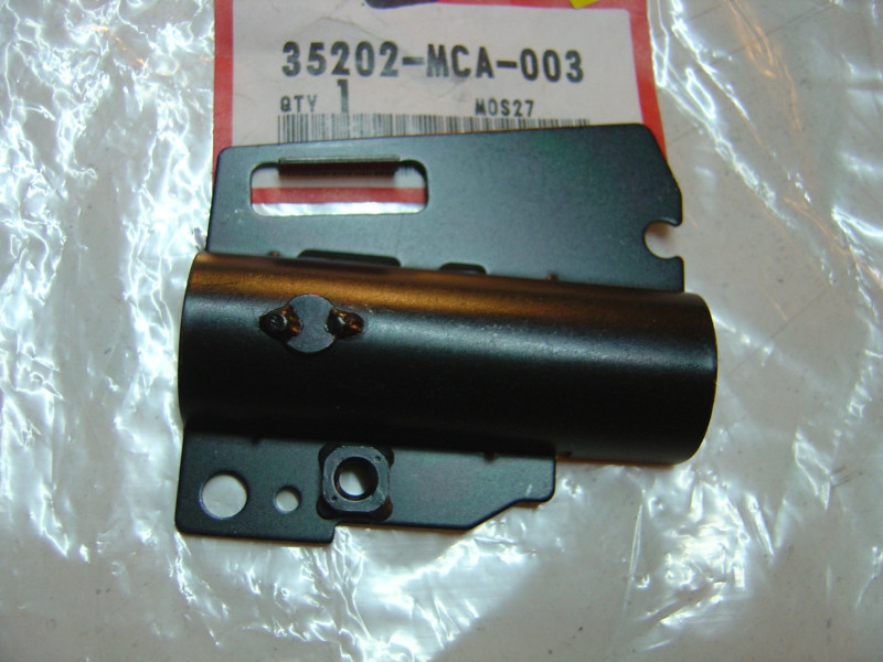 Plaque appui commodo gauche Honda GL1800 - 35202MCA003