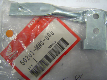 Patte fixation cache latéral droit Honda CBR900RR 92/93