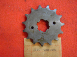 Pignon de sortie de boite 15 dents de CB450K5/K6/K7 CL450K5/K6