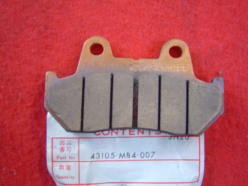 Plaquette de frein Honda VF1100 VF1000 VF750 – Réf. 43105MB4007