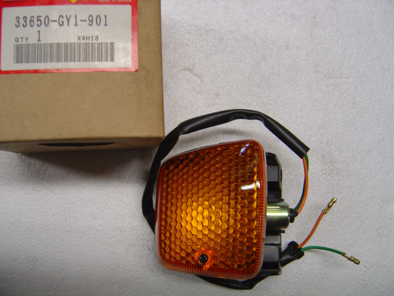 Clignotant arrière gauche Honda SA50 Vision 33650-GY1-901