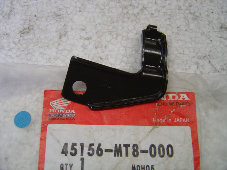 Tôle maintien câble frein Honda 45156MT8000 GL1500