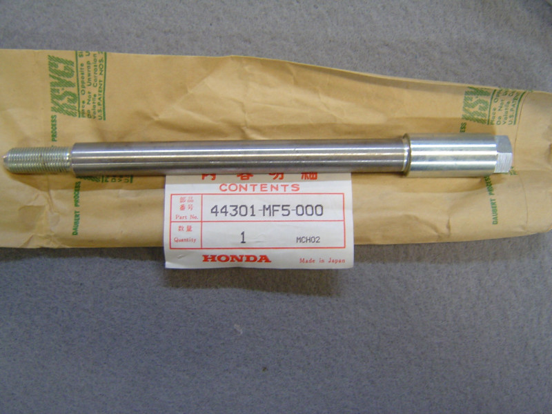 Axe roue avant Honda VT500C VT500E - Réf. 44301MF5000
