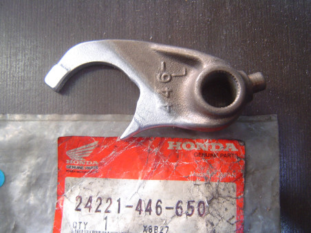 Fourchette boîte de vitesse gauche Honda XR200 NX125 - Réf. 24221446650